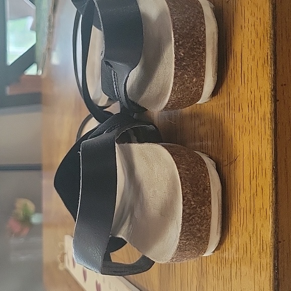 3/$12 ☆☆Strappy black sandals size 10 - Picture 6 of 10